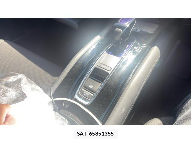 Honda VEZEL 2014-07 8372329-24