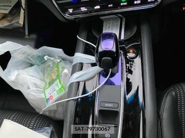 Honda VEZEL 2015-12 8372330-18