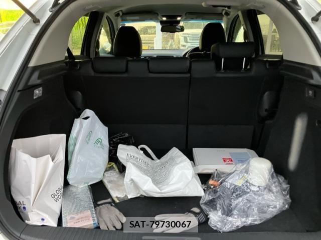 Honda VEZEL 2015-12 8372330-21