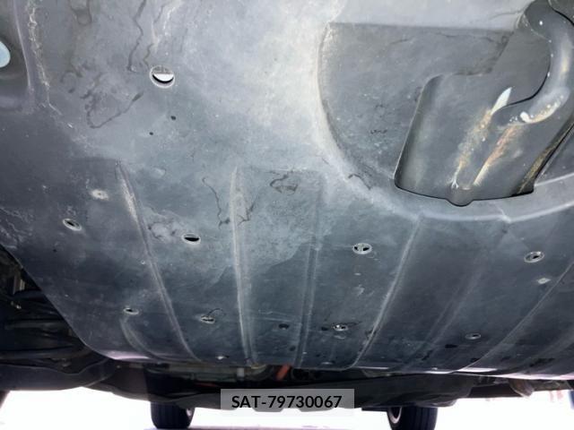 Honda VEZEL 2015-12 8372330-23