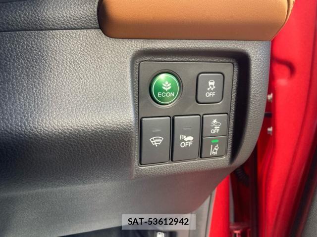 Honda VEZEL 2018-12 8415668-16