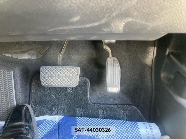Honda VEZEL 2016-06 8415669-15