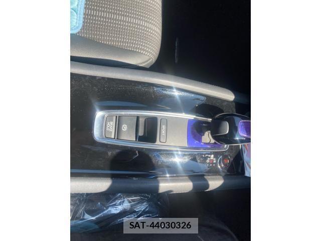 Honda VEZEL 2016-06 8415669-23