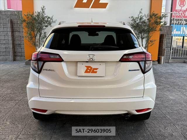 Honda VEZEL 2014-08 8415672-12