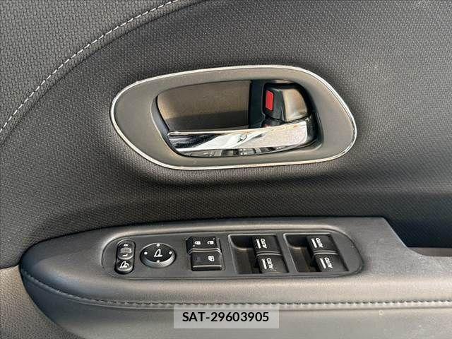 Honda VEZEL 2014-08 8415672-20