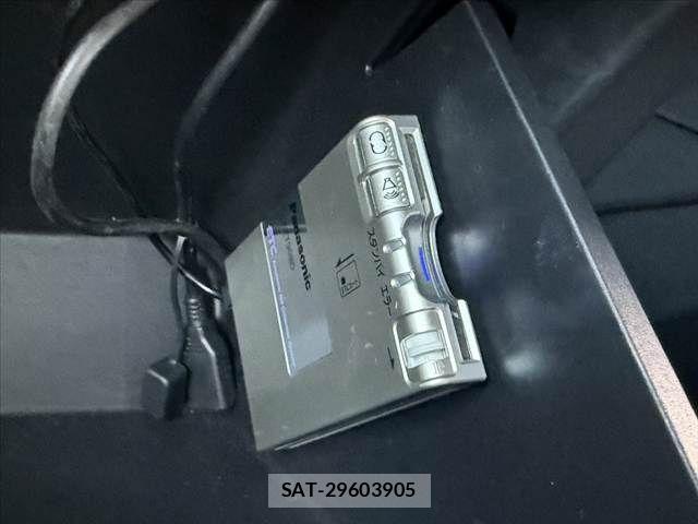 Honda VEZEL 2014-08 8415672-21