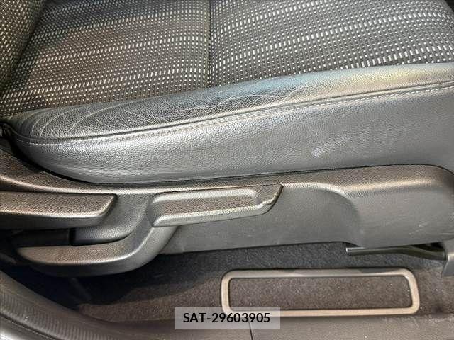 Honda VEZEL 2014-08 8415672-23