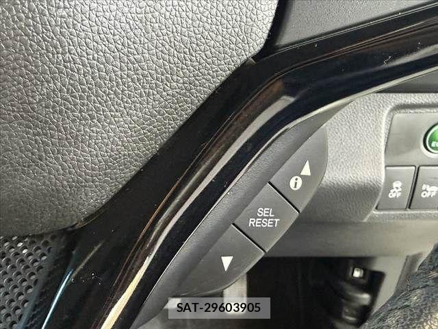 Honda VEZEL 2014-08 8415672-28