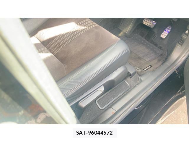 Honda VEZEL 2019-07 8439041-12