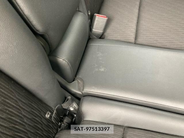 Honda VEZEL 2019-03 8439039-17