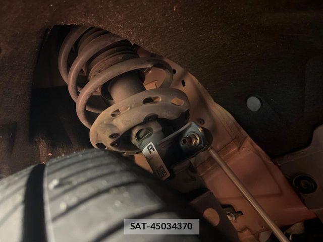Honda VEZEL 2019-02 8439038-19