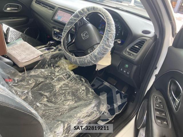 Honda VEZEL 2016-03 8528021-10