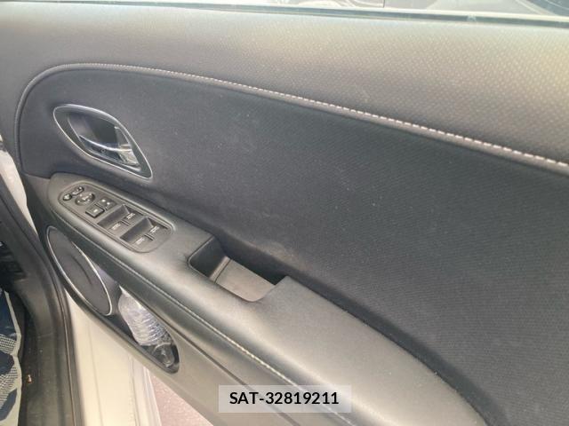 Honda VEZEL 2016-03 8528021-11