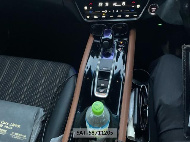 Honda VEZEL 2017-08 8528019-16