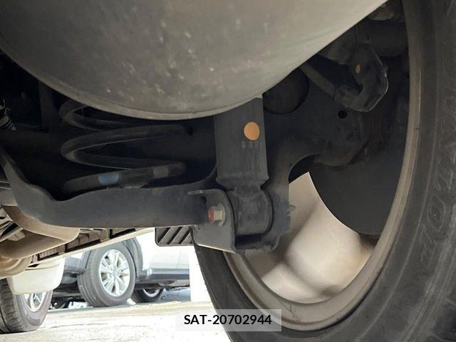 Honda VEZEL 2019-08 8563944-18