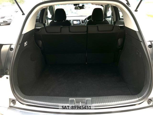Honda VEZEL 2019-09 8563950-14