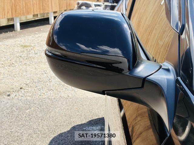 Honda VEZEL 2016-05 8629552-27