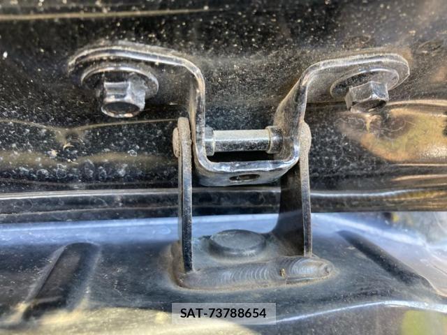 Honda VEZEL 2016-01 8629560-10