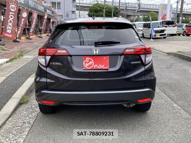 Honda VEZEL 2014-02 8629553-2