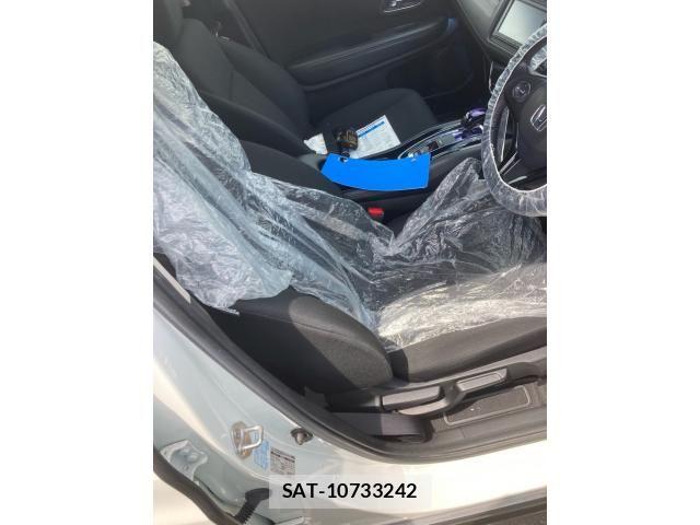 Honda VEZEL 2016-04 8629558-11