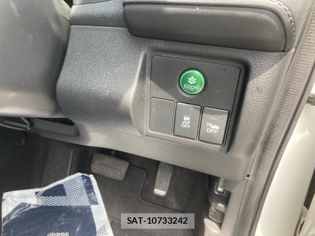 Honda VEZEL 2016-04 8629558-13