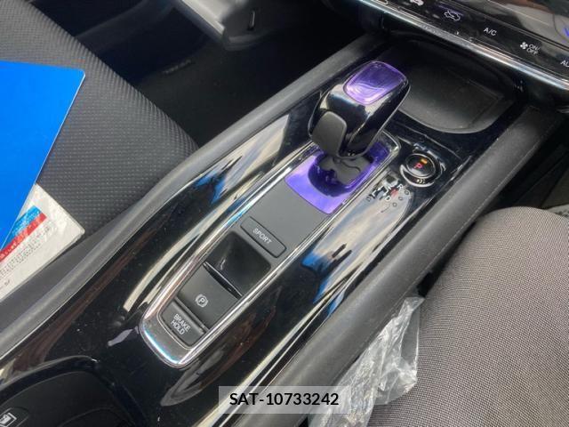 Honda VEZEL 2016-04 8629558-19