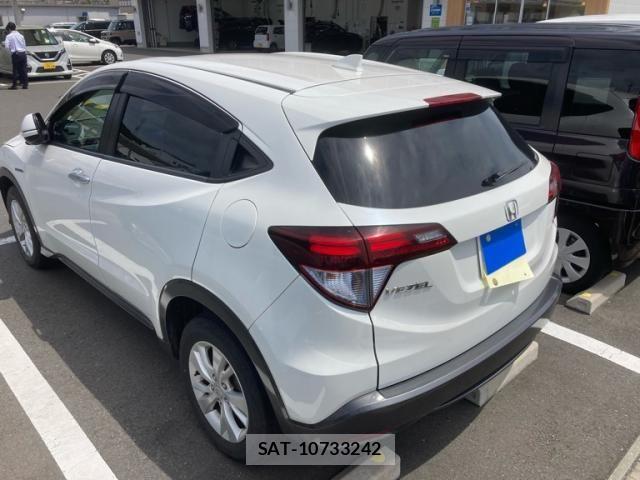 Honda VEZEL 2016-04 8629558-3