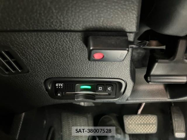 Honda VEZEL 2019-11 8629547-16