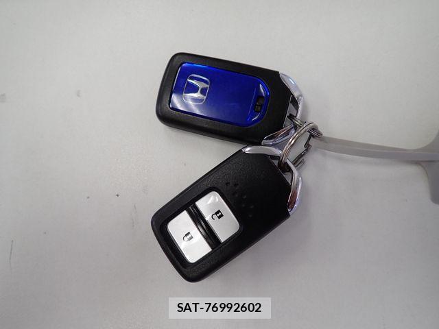 Honda VEZEL 2018-03 8629541-27