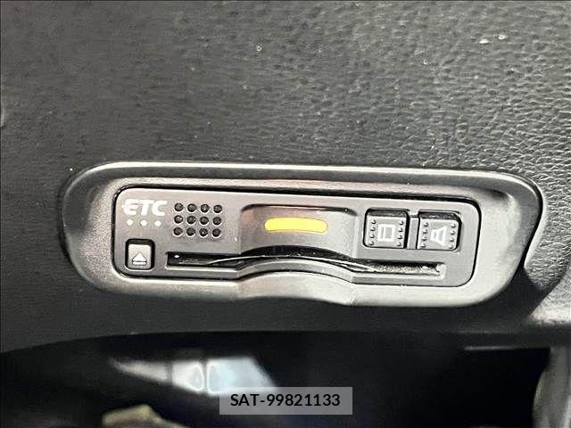 Honda VEZEL 2018-06 8662179-27