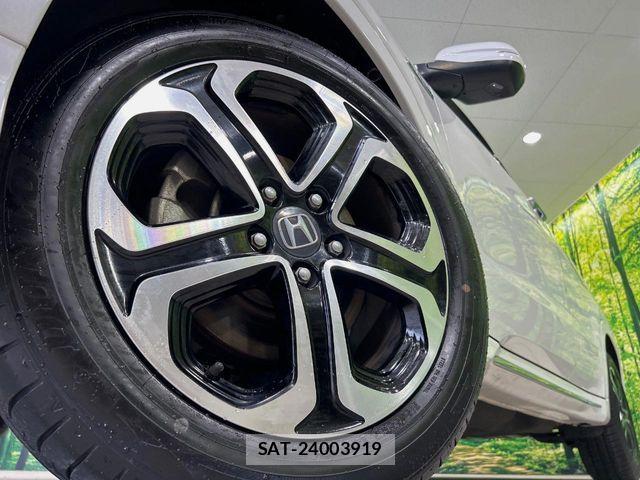 Honda VEZEL 2018-08 8667091-12