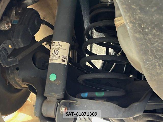 Honda VEZEL 2015-08 8667094-19