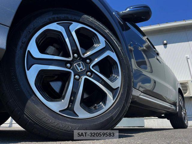 Honda VEZEL 2017-11 8667092-12