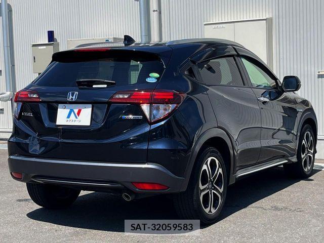 Honda VEZEL 2017-11 8667092-16