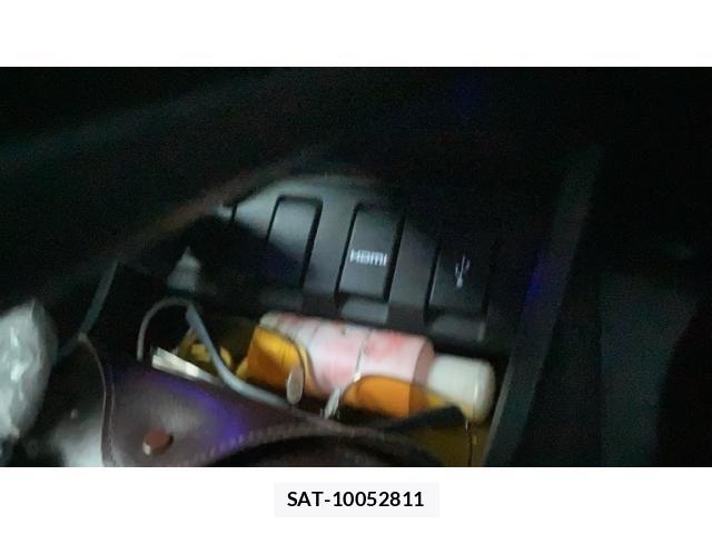 Honda VEZEL 2015-10 8667095-25
