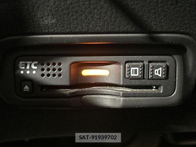 Honda VEZEL 2019-03 8667090-6