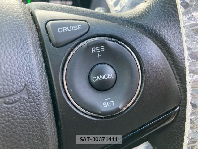 Honda VEZEL 2014-05 8686863-15