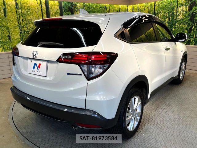 Honda VEZEL 2017-12 8686857-16