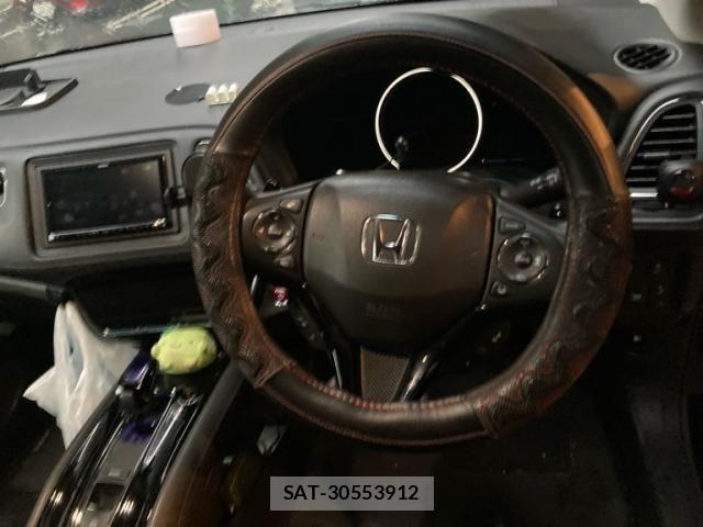 Honda VEZEL 2017-06 8746606-14
