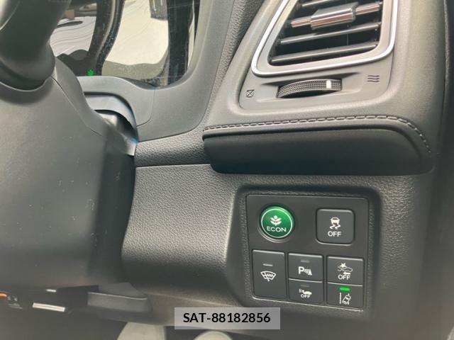 Honda VEZEL 2018-08 8746593-6