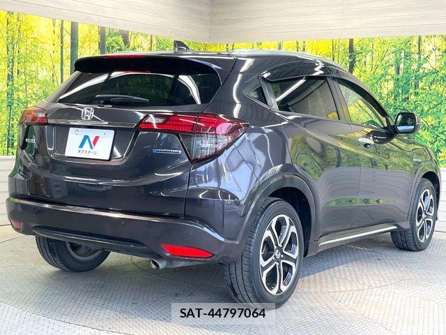 Honda VEZEL 2018-08 8782506-16