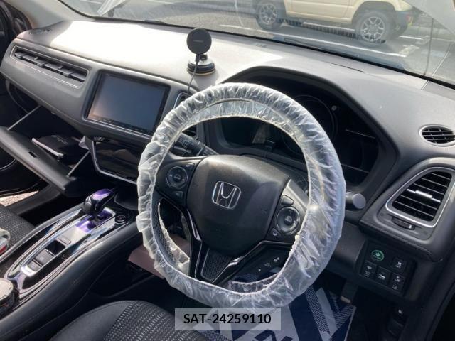 Honda VEZEL 2018-03 8797842-12
