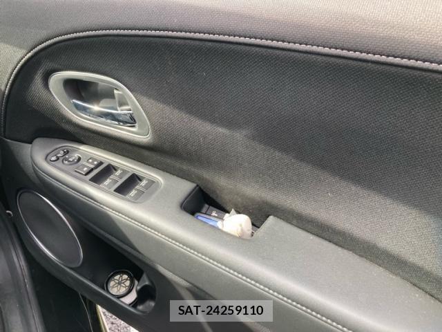 Honda VEZEL 2018-03 8797842-13