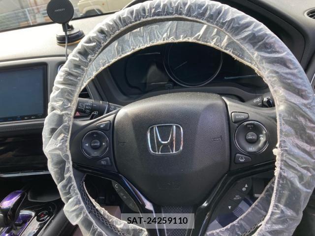Honda VEZEL 2018-03 8797842-15