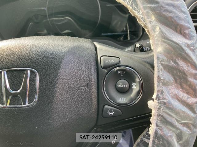 Honda VEZEL 2018-03 8797842-16