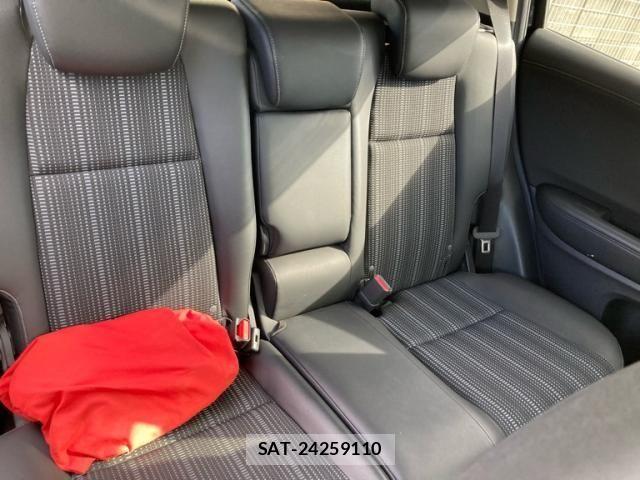 Honda VEZEL 2018-03 8797842-18