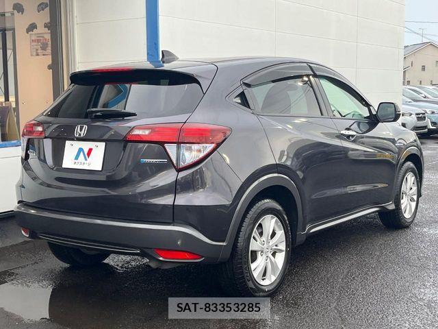 Honda VEZEL 2015-06 8797845-16