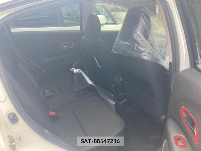 Honda VEZEL 2014-03 8797846-11