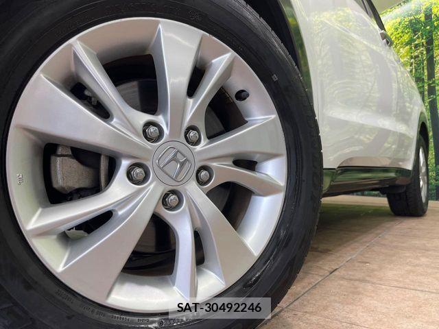 Honda VEZEL 2015-05 8797844-12