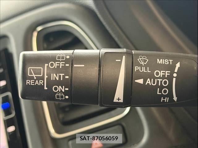 Honda VEZEL 2017-11 8797843-13